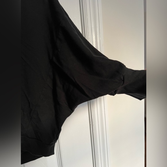 Black crop top - Picture 4 of 5